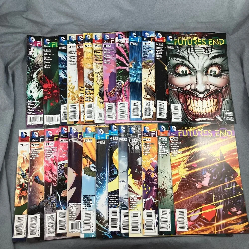 Futures End DC Comic Book 2014 Huge Lot of 26 Issues #1-8, #16+ - Picture 1 of 4
